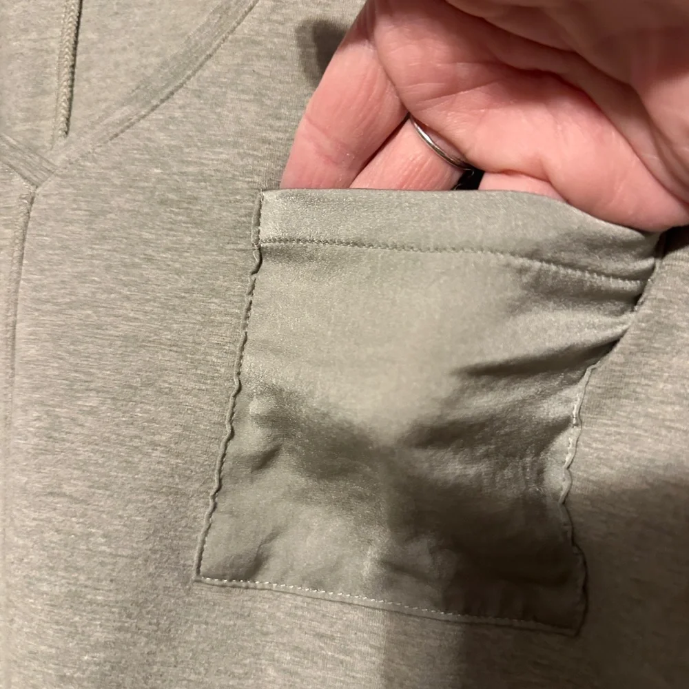 Chico’s zenergy Sage Green V-Neck Pocket Tee Size 3 (US 16–18) - Picture 3 of 5